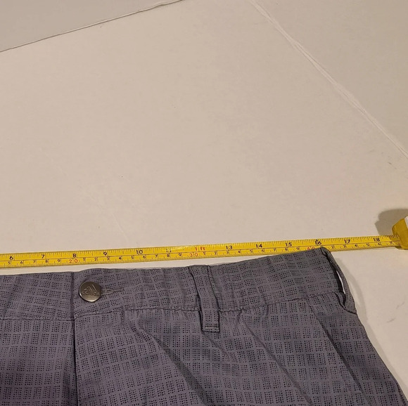 Adidas  Shorts Men's sz.32 gray - Picture 7 of 9